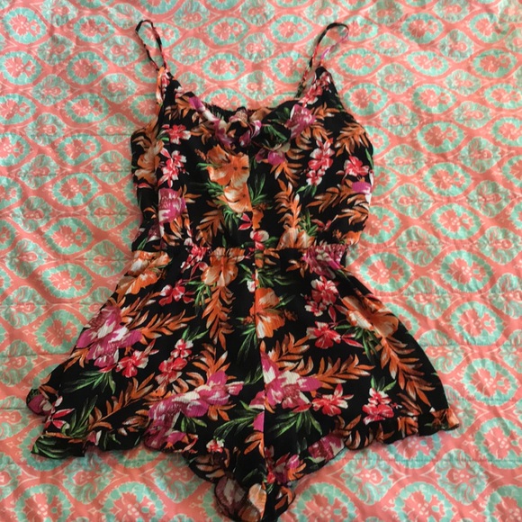 Xhilaration Dresses & Skirts - Floral romper Xhilaration Dresses & Skirts - Floral romper